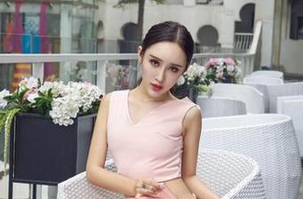 AISS爱丝(黄金版) – 亚美依的作品：逛街时的秘密，果然不简单。