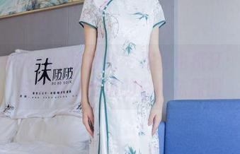 BoBoSocks袜啵啵 – 写真也疯狂：小沫与她那双圣洁的白棉袜原图