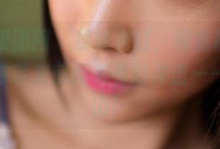 GIRLT果团网 – 要说浴缸，何嘉颖的高清原图给你带来前所未有的冲击——水漫金山！