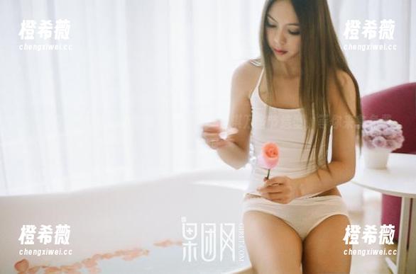 GIRLT果团网 - 吸血鬼？魔女？莫雅淇万圣节造型，等你来拿免费图片