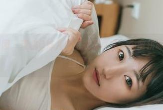 GIRLT果团网 – 蜜桃Q妹儿的毛衣写真集，为蛮拼命的冬天加点温度！