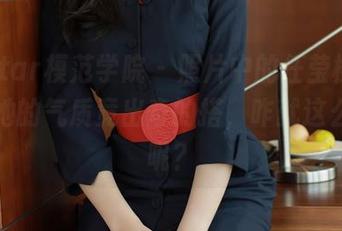 MFStar模范学院 – 照片中的任莹樱，黑丝与她的气质竟出奇的搭，咋就这么有趣呢？