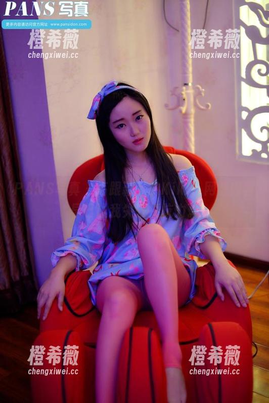 PANS写真-kiki PANS写真 - 高跟鞋下的Kiki,网盘内容早已让我失去抵抗力。