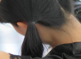 ROSI翘臀原图中那份不可思议，难道这就是我想象中的完美线条？