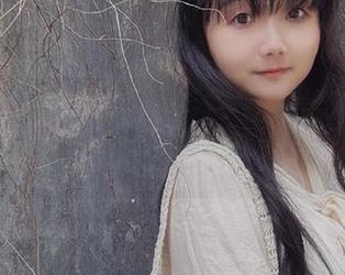 哎呀，Sayako＿今年4岁居然给玛丽罗斯穿上了cos服，惊艳到我了