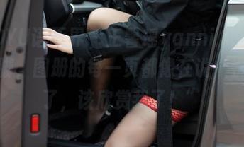 XIAOYU语画界 – 王馨瑶yanni，这身材和美脚，图册的每一页都像在说“别再等了，该欣赏我了！”