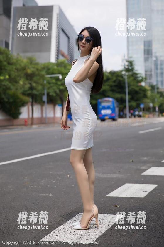 Xiuren秀人网-HeyuZhang Xiuren秀人网 - 快看,HeyuZhang的短裤图包又上线了!我是不是也该更新一下我的衣柜?