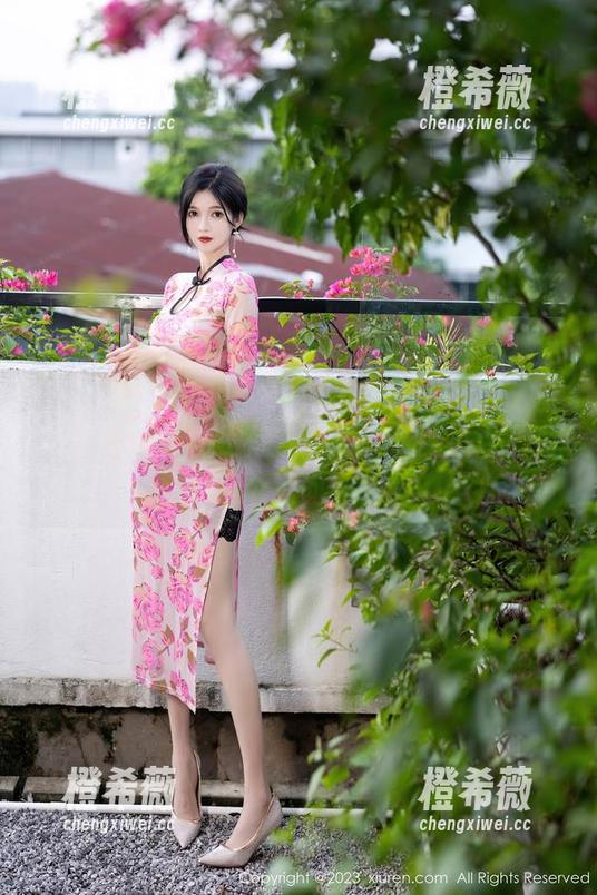Xiuren秀人网 - 学习还是摄影？乔安娜的学妹写真让我有些迷了，高清妆点了这个提问！
