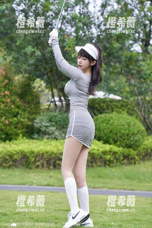 Xiuren秀人网 - 小夕Kitty夏天的美图，像我心中那颗埋藏已久的西瓜，咕噜咕噜地叫。