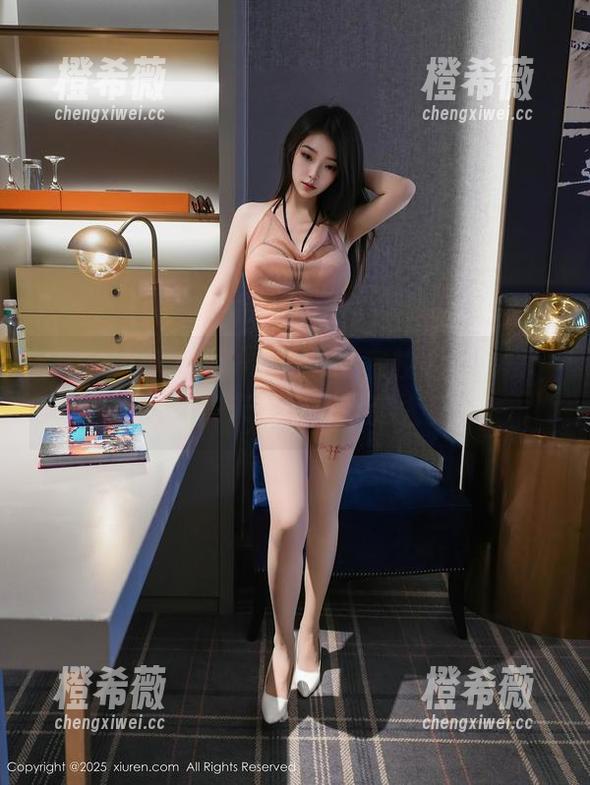 Xiuren秀人网 - 希雅sia在校园闯荡——下载图集，未来校草惨变大冤种！