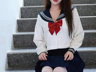 Xiuren秀人网 – 月野兔美妞原图里的长腿，简单粗暴的现实让我有些失落。