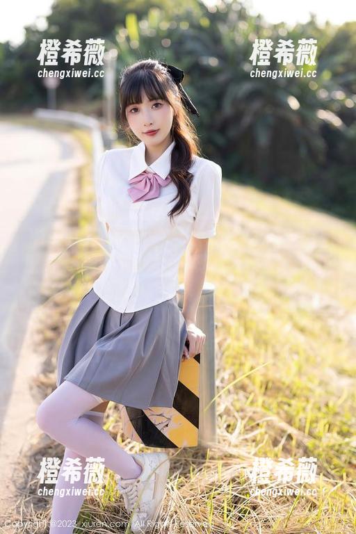 Xiuren秀人网 - 堪比神作的杏子Yada原图，白丝搭配是怎么想的？下吧，反正也不贵。