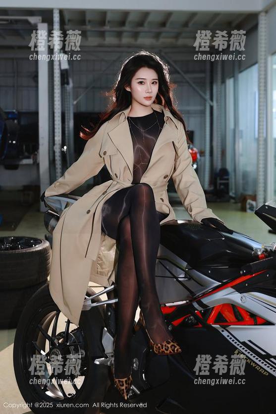 Xiuren秀人网 - 私房见闻：透明的光线划过菲儿beauty的身影