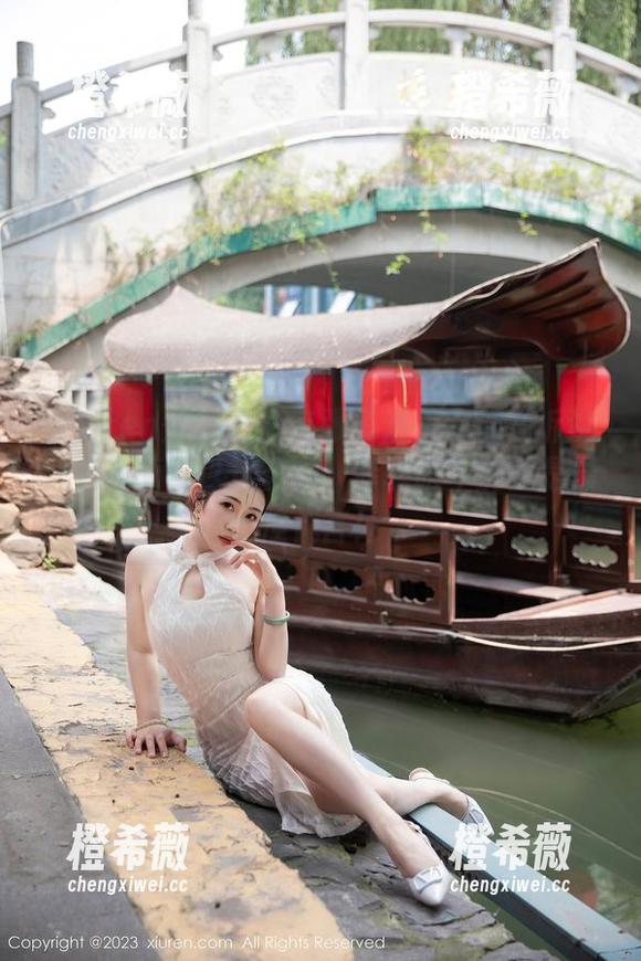 Xiuren秀人网 - 每张高清美图都在诉说：皮衣，可以这么酷，菲菲吃不胖就是最佳代言！