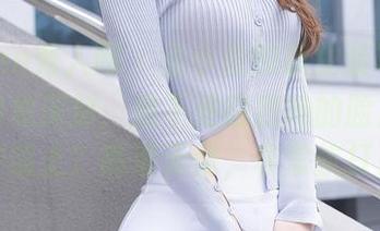 Xiuren秀人网 – 金小依的职业装写真，让我印象深刻：是不是得把她的脸放在证件照上？高清无情，非常抗打！