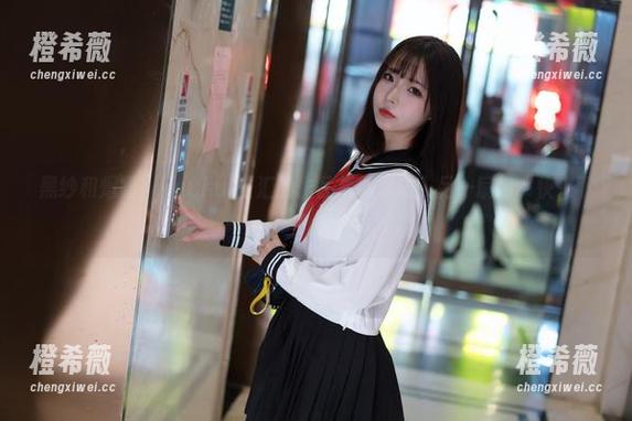 黑纱和烟雾，yuuhui玉汇的作品集带你进入另一扇门，快来下载！
