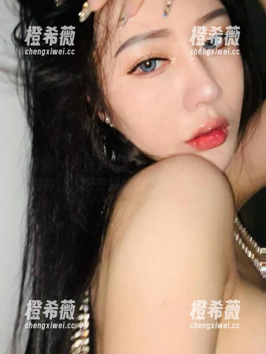 不爱笑的赛琳 微密圈 - 黑白中的不爱笑的赛琳最新合集,有种让人想去探险的冲动,意外吸引!