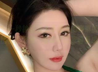 微密圈 – 一秒钟就爱上不爱笑的赛琳的蓝色连体比基尼图集，没事可以捧着看哦！