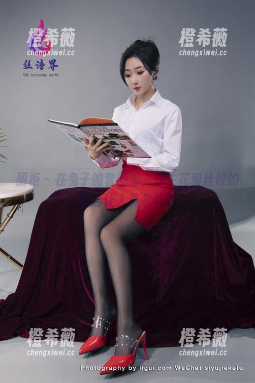 丽柜 - 在兔子的套图里，双生花和丝饺的组合让人莫名其妙