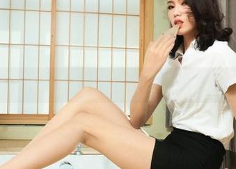 丽柜 – 心心的比基尼合集：你绝对无法拒绝的夏季诱惑