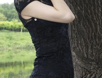 丽柜 – 心心精选：这双生花的袜子要开始撩人了，看来情感戏又要上演吧？
