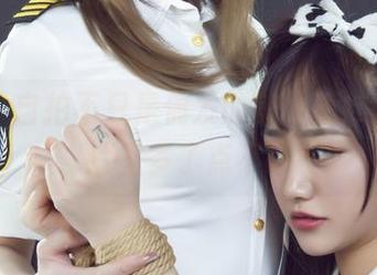 丽柜 – 自拍不只是偶发的美，王炜炜的照片里多了点不羁