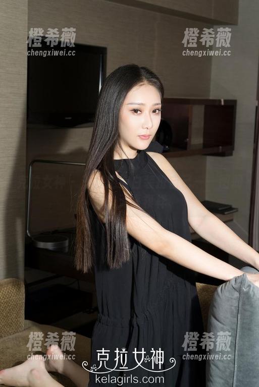 克拉女神 - 芝月用纯白装扮自己——图册里的无辜模样