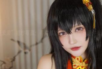 “千夜未来”婚纱写真：照片都能发光，明明只是件衣服嘛？