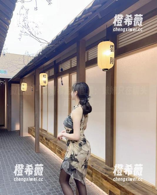 微密圈 - 周妍希定制图集：妹妹只在镜头面前撒娇