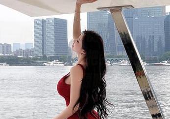 微密圈 – 伊利诺伊州的天气没那么热，但周妍希的短裙似乎快把我融化了，想看原图资源吗？