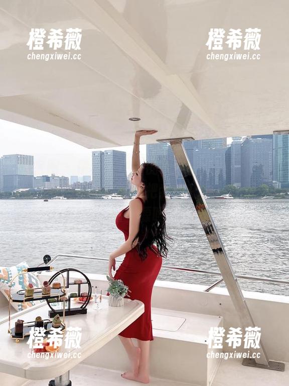 微密圈 - 伊利诺伊州的天气没那么热，但周妍希的短裙似乎快把我融化了，想看原图资源吗？