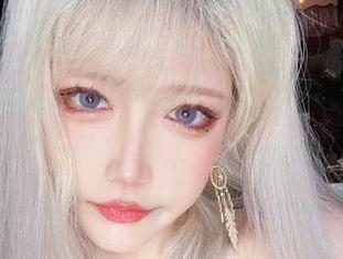 这里是啾小妍Deer的金发芭比、“免费图片”的聚集地，顺便问一句，这到底是人还是芭比啊？