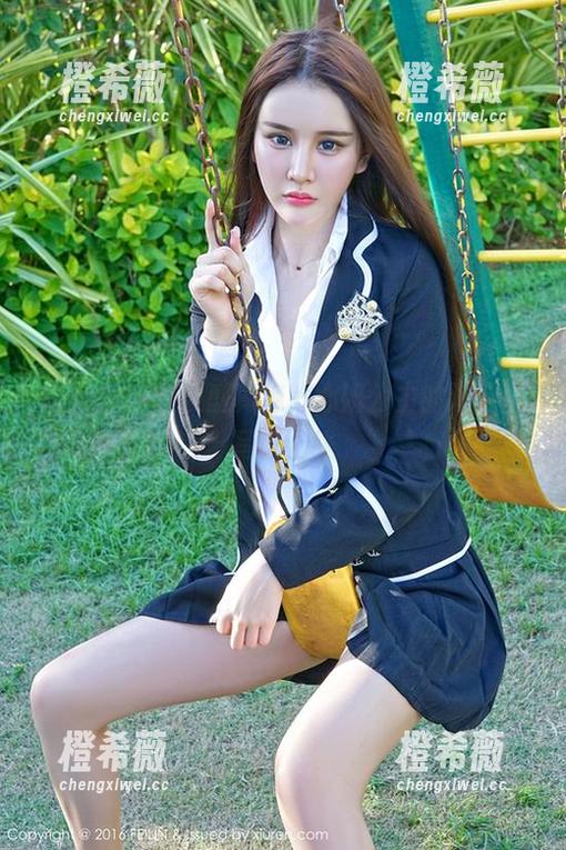 嗲囡囡 - 这发型真绝，心妍公主的双马尾写真上线