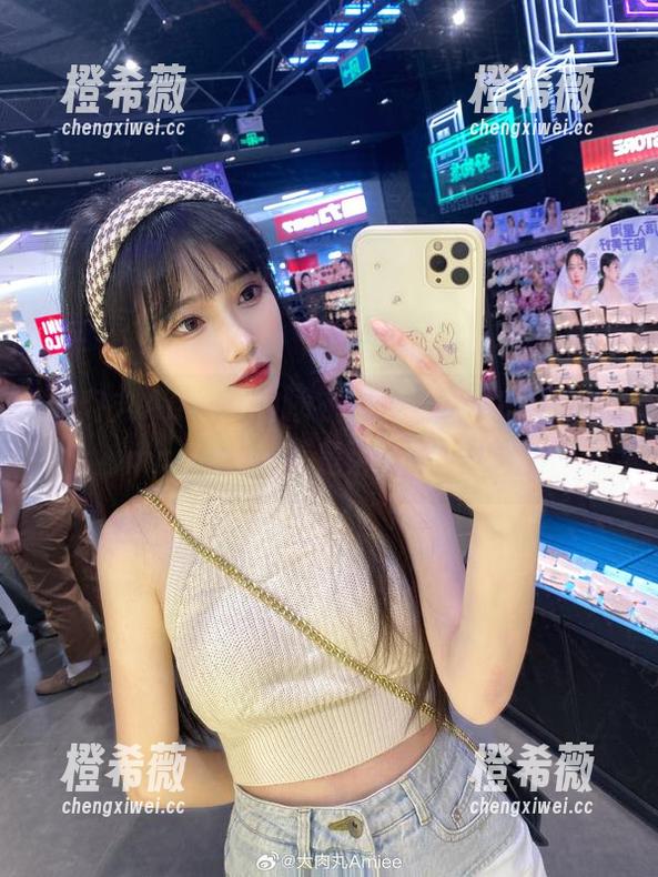 大肉丸Amiee 大肉丸Amiee的睡衣图集:当你的PajamaQueen就是那么不一样!