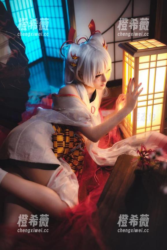 如月灰 如月灰最新居家写真集:懒得动的姿态也能优雅,求暴露胶卷原图!