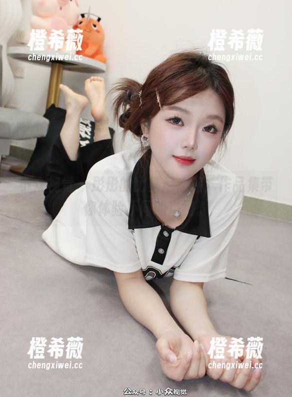 小众视觉 - 彤彤的比基尼之旅，作品集带你体验不同的风格。