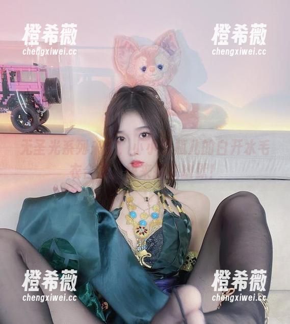 小小奶瓶儿 无圣光系列来了,小小奶瓶儿的白开水毛衣合集,快来接收幽默!