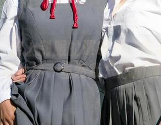 尤果网 – 穿上制服的谭晓彤：高清写真里的职场女神，虽然我只想加咖啡！
