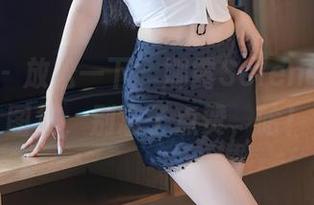 尤蜜荟 – 放松一下,娜露Selena的美足图集,别忘了点赞,哈!