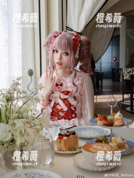 彩芸_Nebula 这“彩芸_Nebula”真不简单,高跟鞋穿起来竟然可以让人想走很长的路。