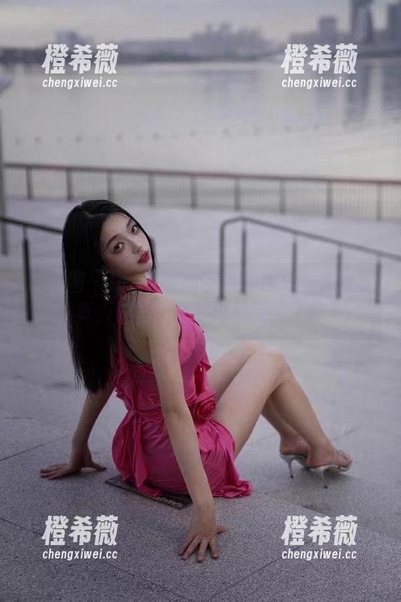 微密圈 - 徐珺大哥的蓝色异域——免费写真，只差一杯咖啡就完美了！