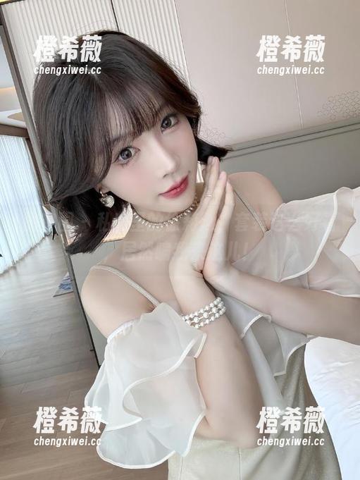 微密圈 - 私房里的徐莉芝，套装这么好看，居然骗我来这儿！