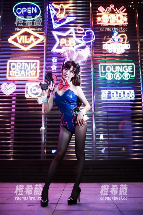 白得发光的抖娘利世：cos这个图册的时候，早已化身小仙女，遇见魔法！