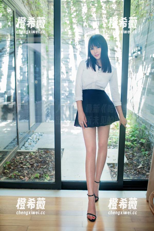 推女郎-哈尼宝宝 推女郎 - 外星人降临!最新《哈尼宝宝网袜图册》中出现了前所未见的设计!