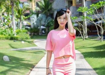 推女郎 – 黄可，你这私房的图片到底想表达什么剧情？我到现在还是个迷。