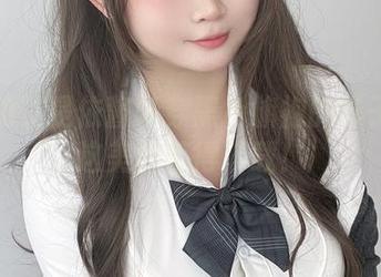 你曾见过是依酱呀穿黑色旗袍的样子吗？这美图值得下载！