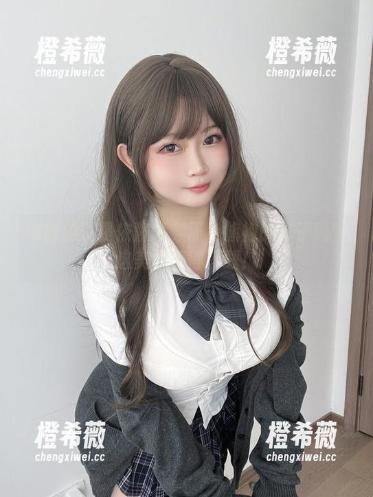 是依酱呀 你曾见过是依酱呀穿黑色旗袍的样子吗?这美图值得下载!