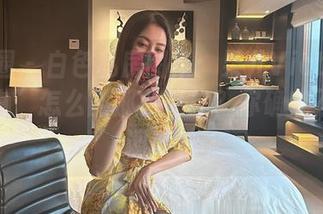 微密圈 – 白色私房图集：果儿Victoria的“白”怎么能那么俏皮？你确定不是在调戏？