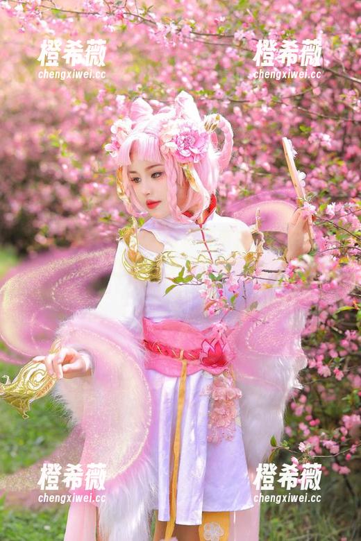 桃暖酱 桃暖酱旗袍白月光写真集更新:当月光遇上桃暖酱,怎么能少了我的“吃瓜”姿势?