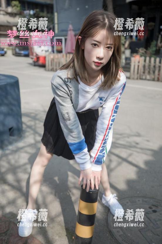梦丝女神 - 香萱的皮衣合集，一键下载，个性穿搭唾手可得